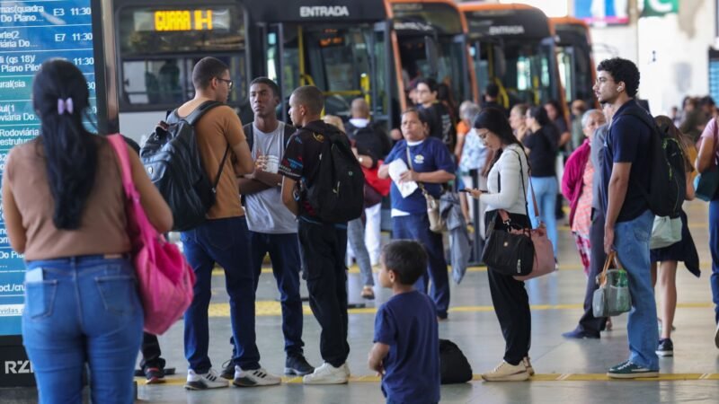 Setor de Serviços Mantém Estabilidade em Julho e Registra Crescimento Anual de 2,4%
