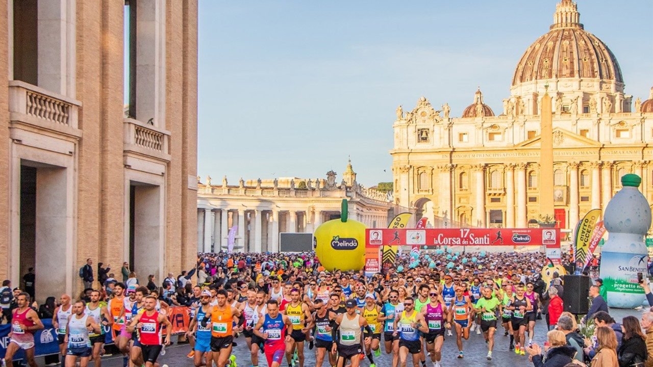 A Corrida dos Santos: Solidariedade e Esporte em Roma