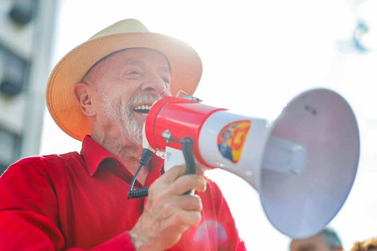 Lula Reúne Aliados para Debate na Globo com Presença de Mãe de Marielle Franco